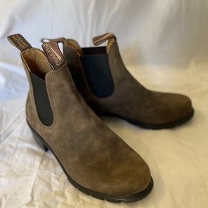 Blundstone #1677 heeled boot size 9